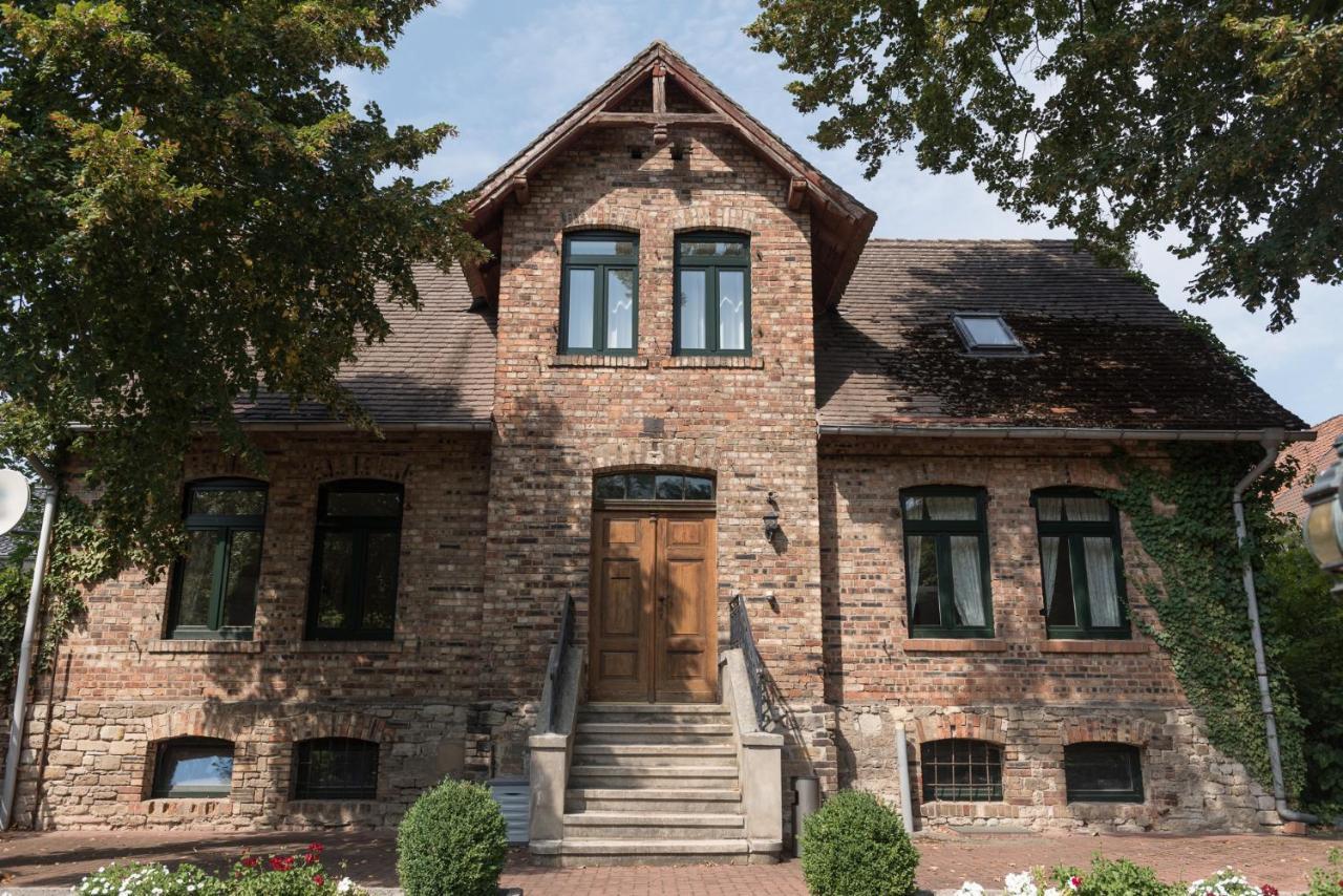Hotel Schloss Teutschenthal Exteriör bild